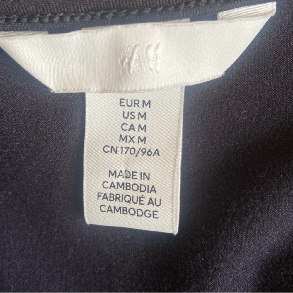 H & M V-Neck Bodysuit Long Sleeve Black, Size Medium - Picture 4 of 7
